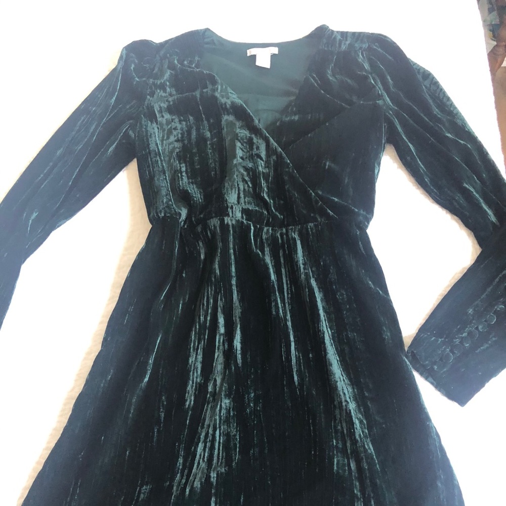 H&M emerald green velvet dress